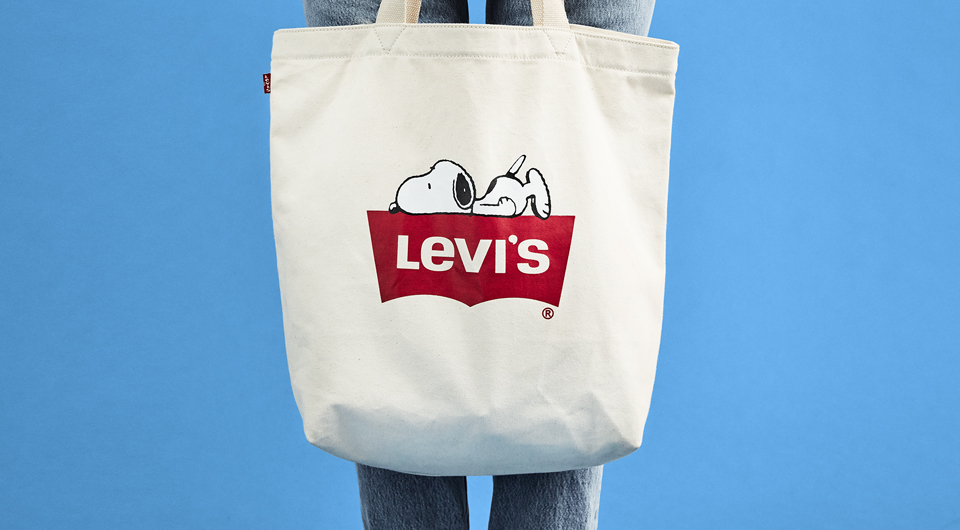 levi's snoopy bag