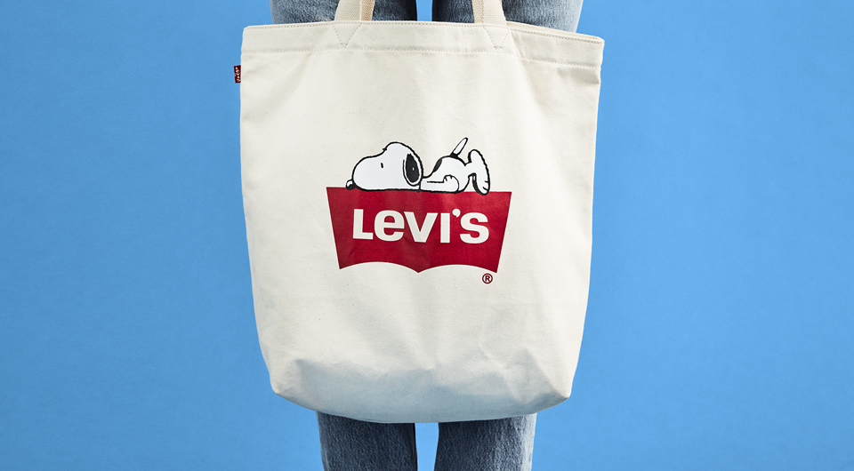 levis snoopy tote