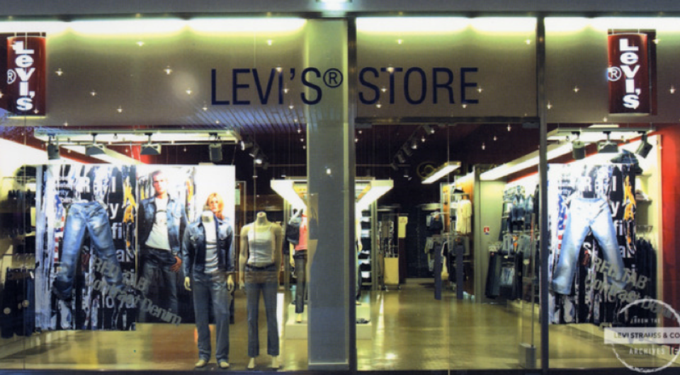 Siden For en dagstur Kabelbane The Evolution of LS&Co. Retail: 1980s to Present - Levi Strauss & Co : Levi  Strauss & Co