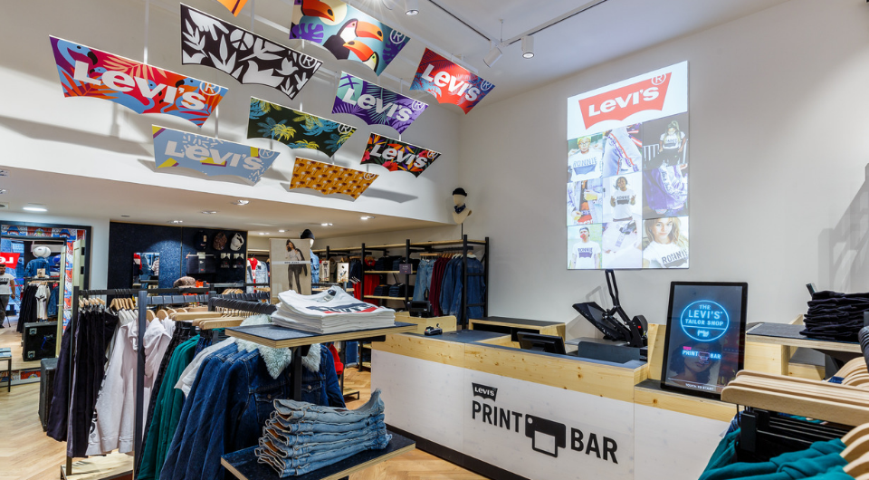 Dinkarville Sanders Aquarium Levi's® Pilots Gen Z Concept Store in the Netherlands - Levi Strauss & Co : Levi  Strauss & Co