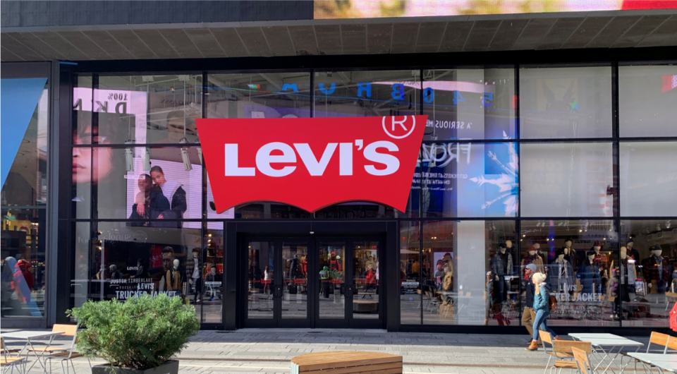 Relaterede kold Byttehandel Live From New York! Employees Visit New Flagship - Levi Strauss & Co : Levi  Strauss & Co