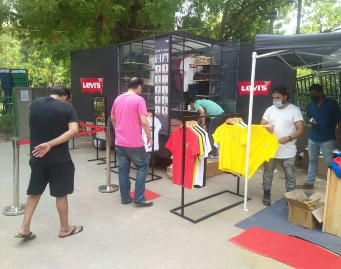 stores that carry levis