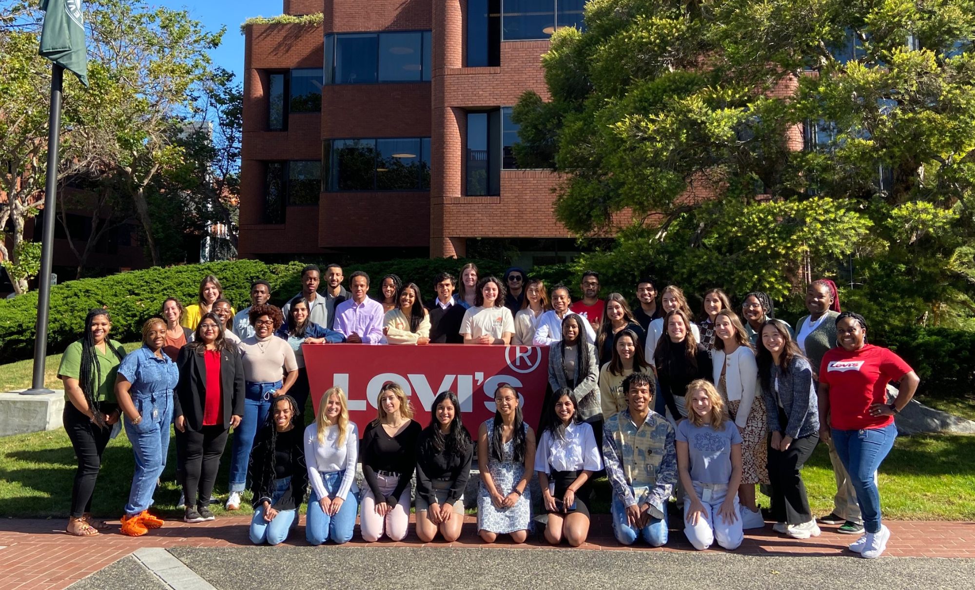 Recognizing our interns on National Intern Day – our Future Looks Bright -  Levi Strauss & Co : Levi Strauss & Co